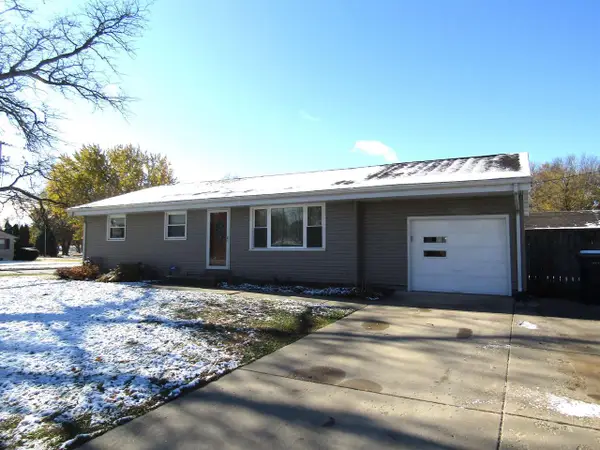 1220 S Grant Avenue, Janesville, WI 53546