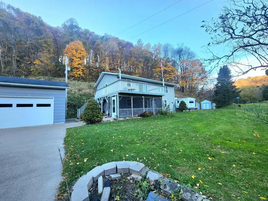 4811 Lynn Hollow Lane, Potosi, WI 53820 - Image #2