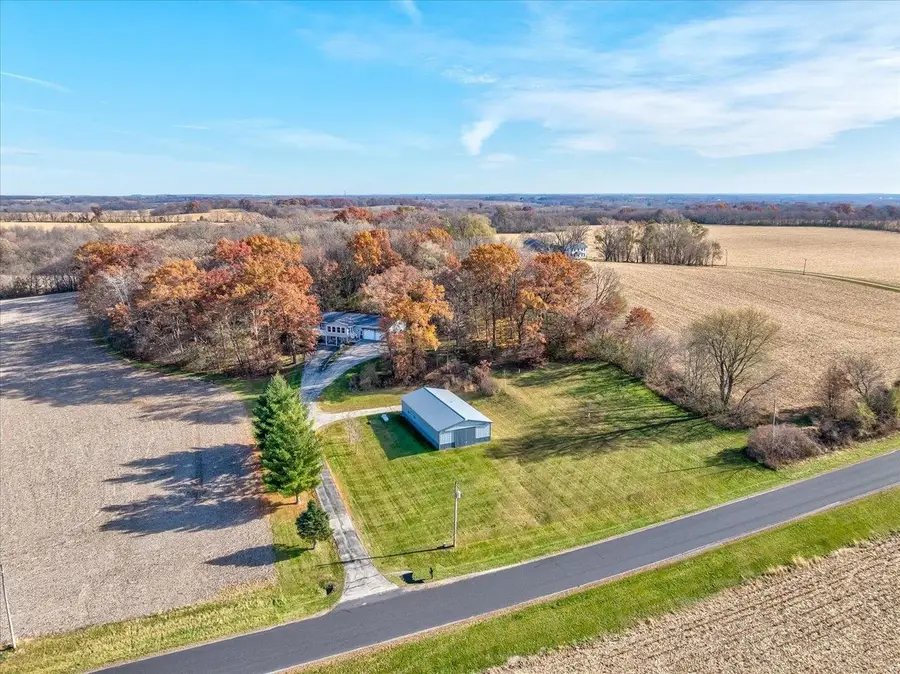 1736 Washington Road, Stoughton, WI 53589 - Image #2