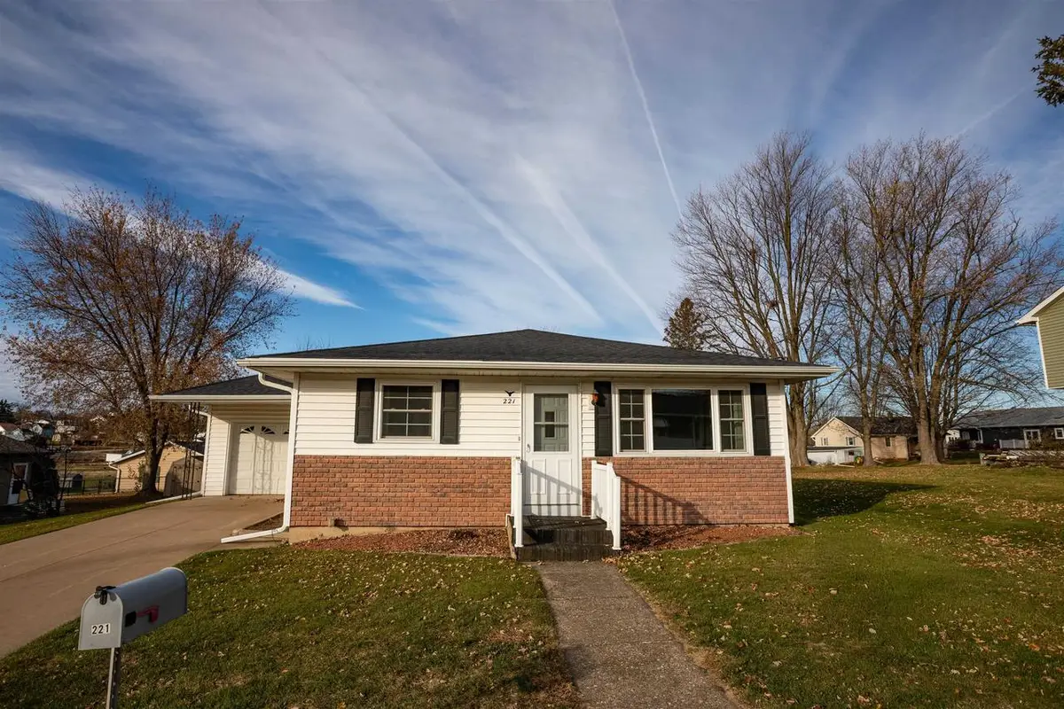 221 N Washington Street, Belmont, WI 53510 - Image #1