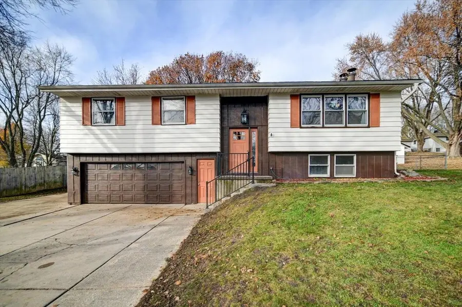 10 Ammerman Circle, Madison, WI 53716 - Image #2