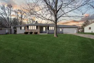 737 Sussex Drive, Janesville, WI 53546 - Image #2