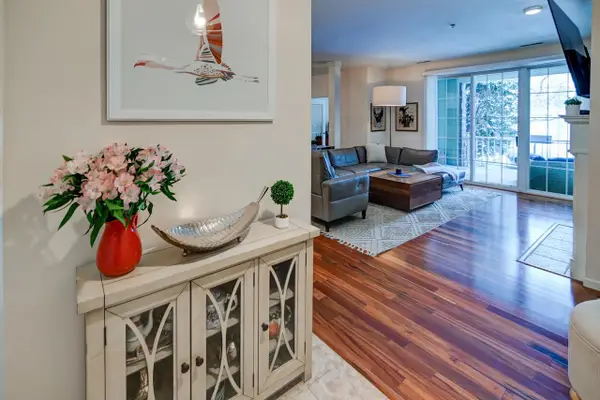 5480 Caddis Bend #102, Fitchburg, WI 53711