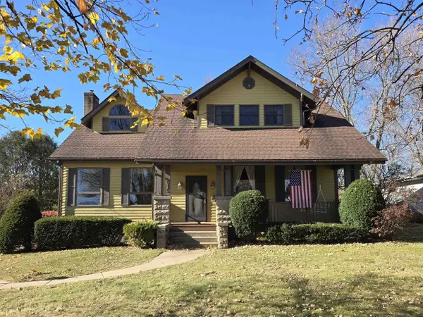 615 S Wisconsin Street, Mineral Point, WI 53565