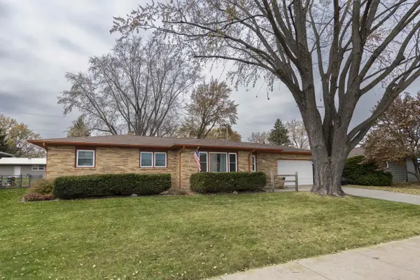 32 S Pontiac Drive, Janesville, WI 53545