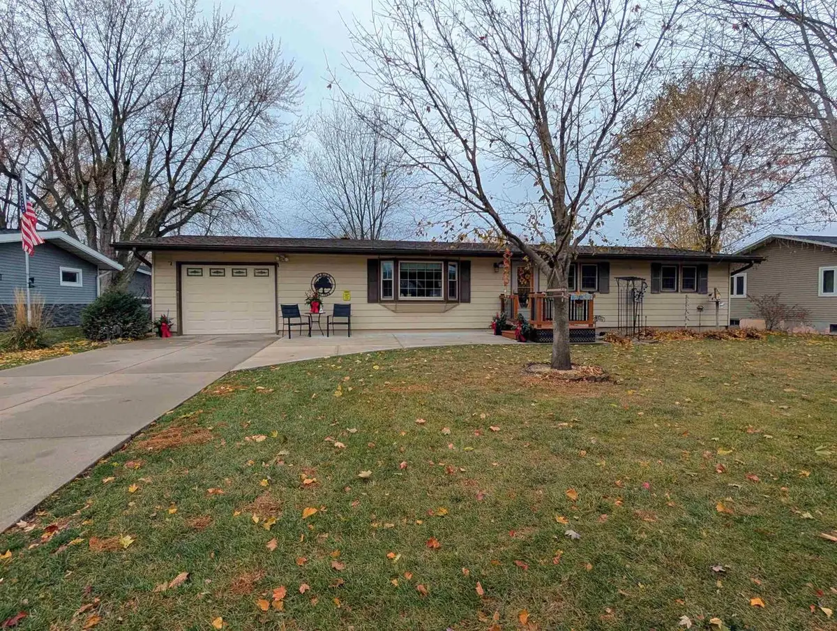 211 S Buchanan Street, Prairie Du Chien, WI 53821 - Image #1
