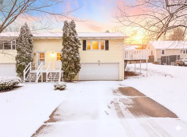 99 Orchard LANE, Mount Horeb, WI 53572