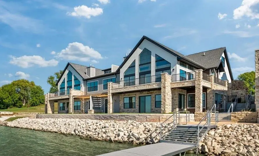 212 Lakeview Lane, Beaver Dam, WI 53916 - Image #1