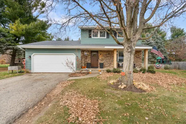 6258 Fox Run, Deforest, WI 53532