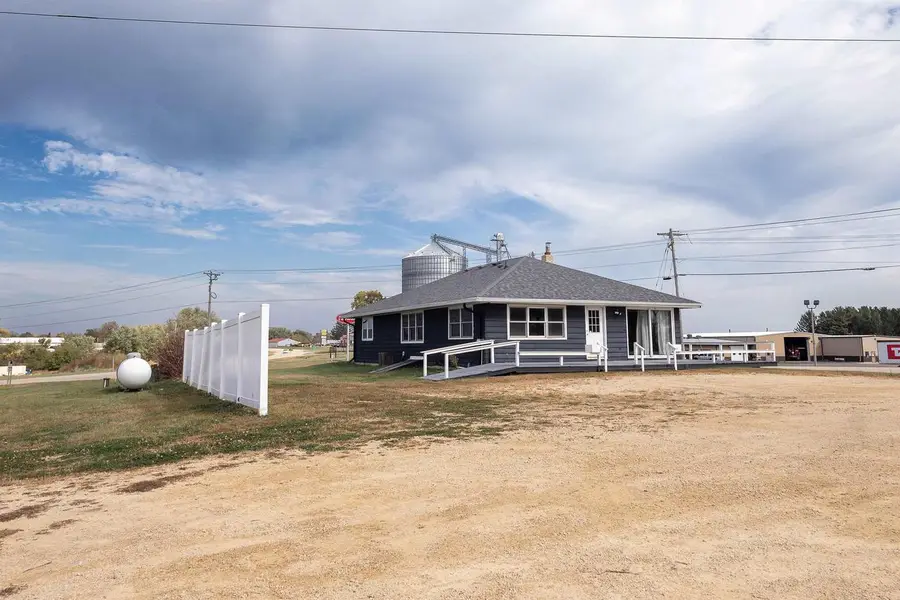 674 County Road O Road, Mineral Point, WI 53565 - Image #2