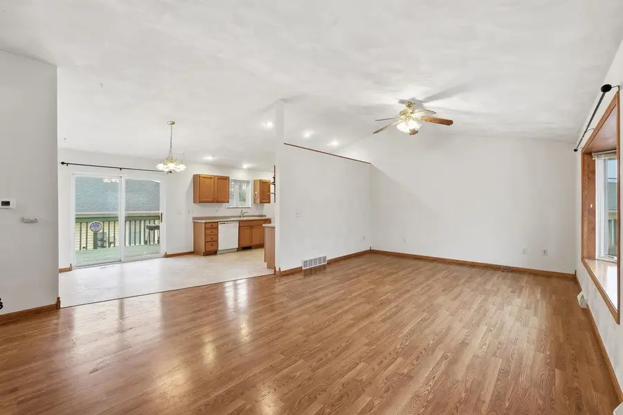 305 Mack Drive #9, Reedsburg, WI 53959 - Image #3