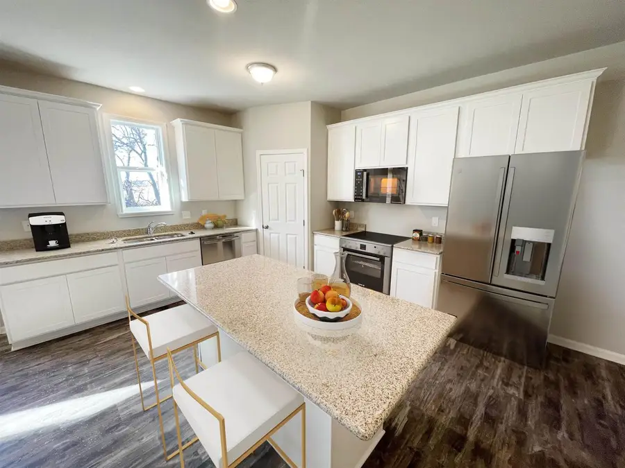 802 Sarah Street, Belleville, WI 53508 - Image #3