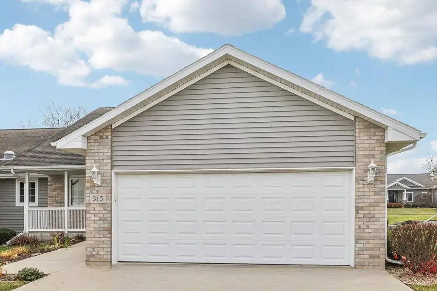 315 Pebble Brook Lane, Lodi, WI 53555 - Image #2