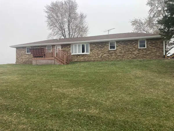 1021 Fish Lane Lane, Hazel Green, WI 53811