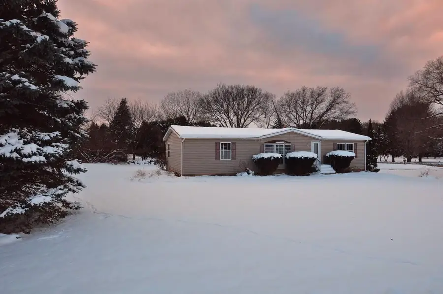 W5879 Arbor Road, Fort Atkinson, WI 53538 - Image #2