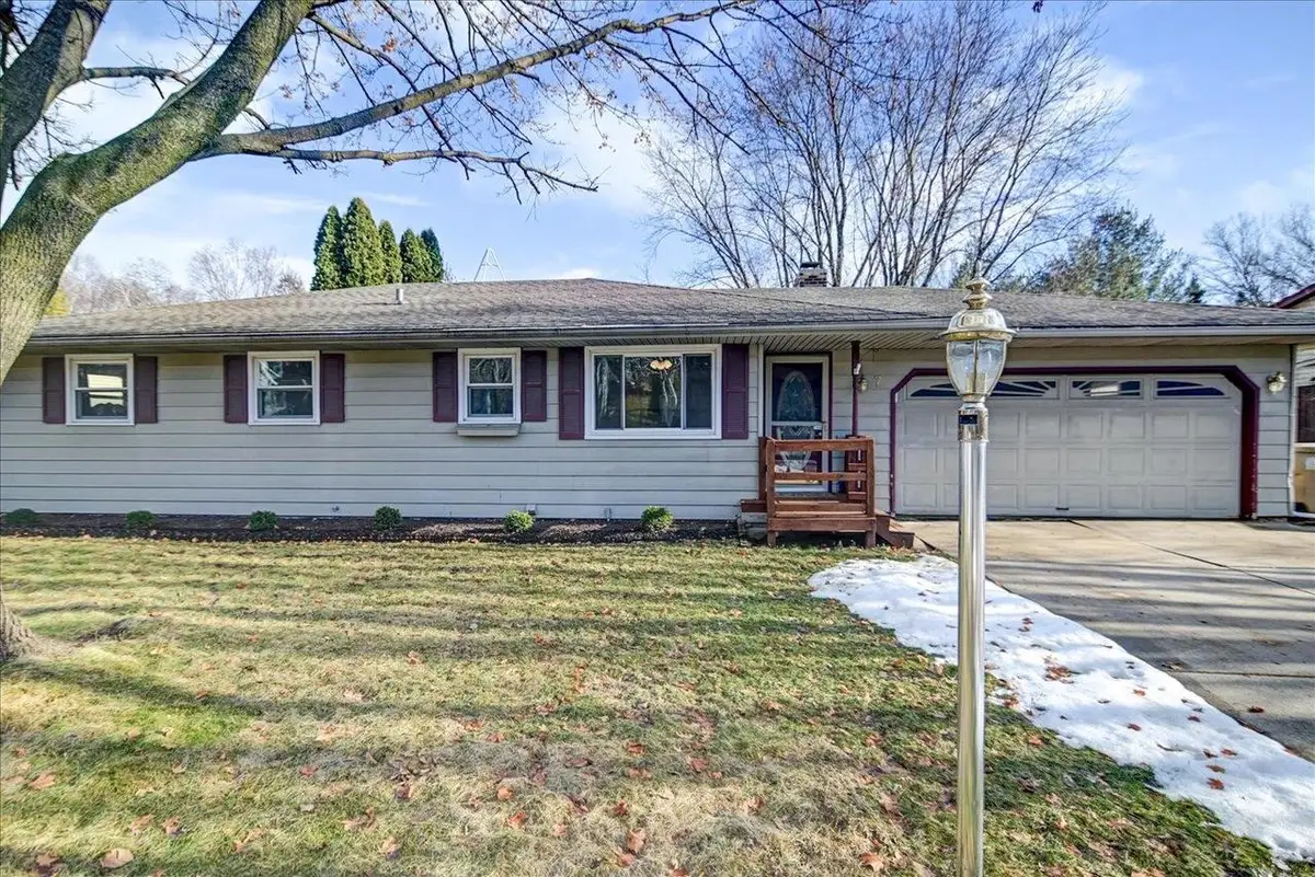 7 La Crescenta Circle, Madison, WI 53716 - Image #1