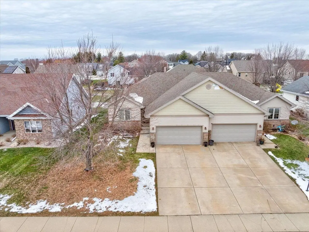 829 Oregon Parks Avenue, Oregon, WI 53575 - Image #1