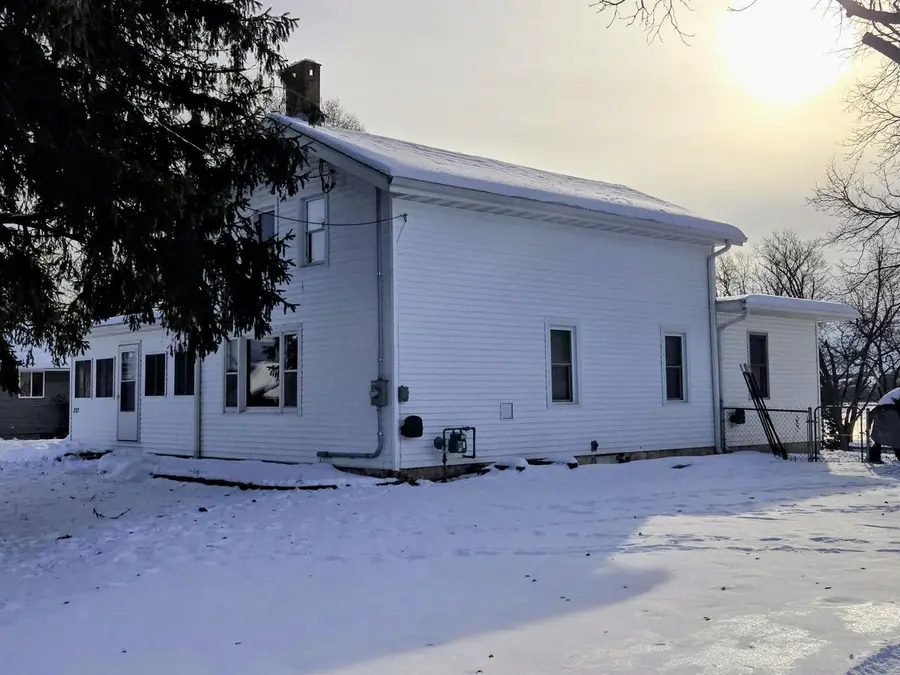 237 E Pearl Street, Kingston, WI 53939 - Image #2