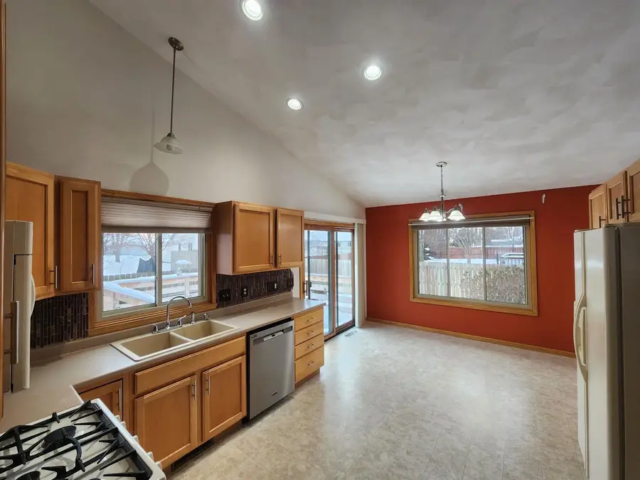 2715 N Wuthering Hills Drive, Janesville, WI 53546 - Image #3