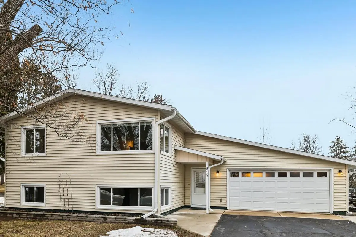 859 Dorothy Drive, Portage, WI 53901 - Image #1