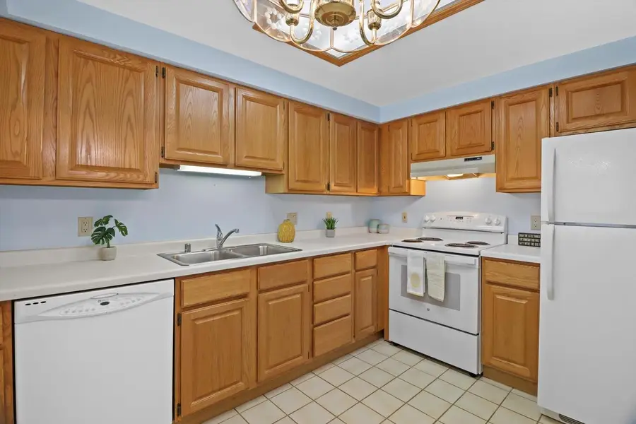 17 Maple Wood Lane #303, Madison, WI 53704 - #2