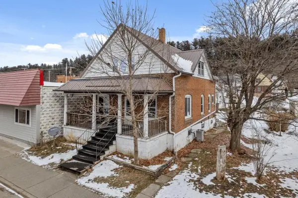 104 Center Street, Wonewoc, WI 53968