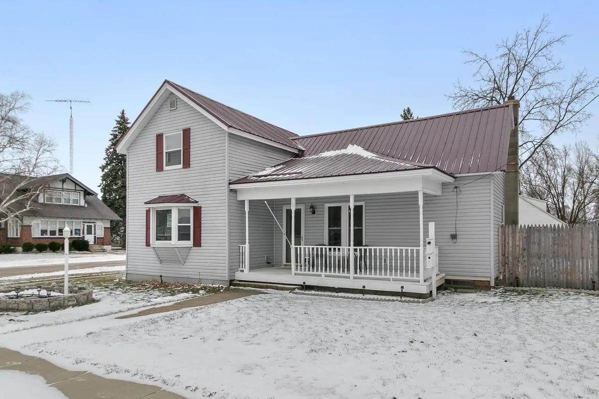 107 E Chestnut Street, Pardeeville, WI 53954 - Image #1