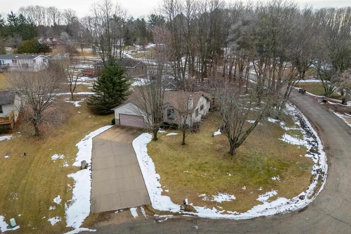 N7207 Circle Drive, Pardeeville, WI 53954 - #1