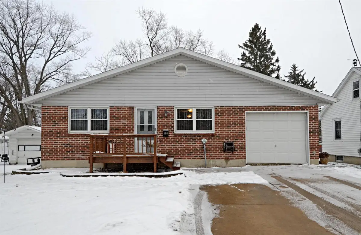810 N High Street, Fort Atkinson, WI 53538 - Image #1