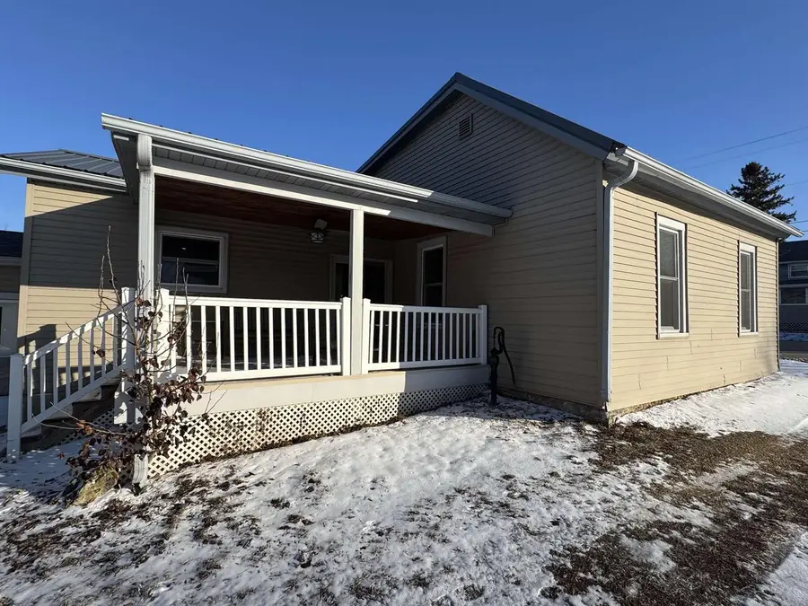 115 N Grand Street, Livingston, WI 53554 - Image #2