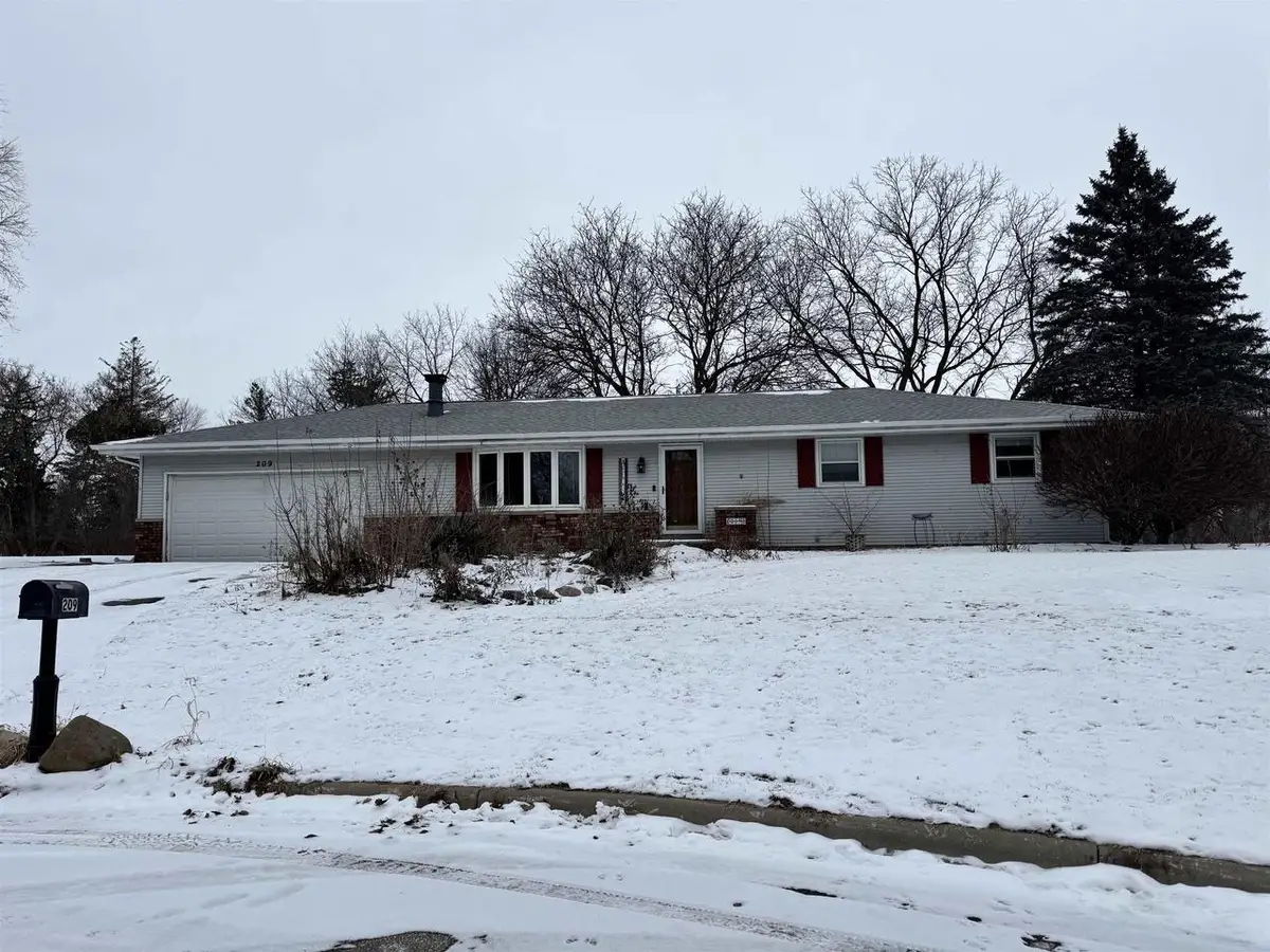 209 Hilltop Circle, Brooklyn, WI 53521 - Image #1