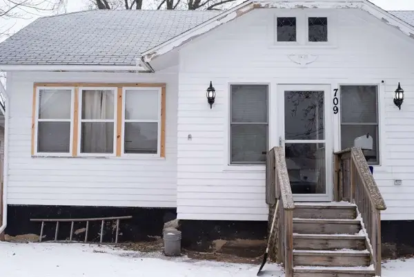 709 DeWitt Street, Portage, WI 53901