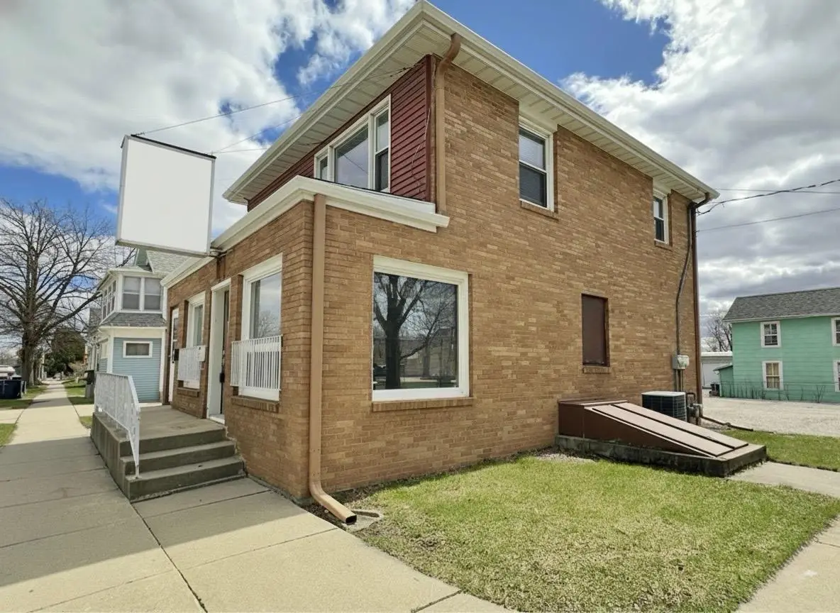 1321 W Court Street, Janesville, WI 53548 - #1