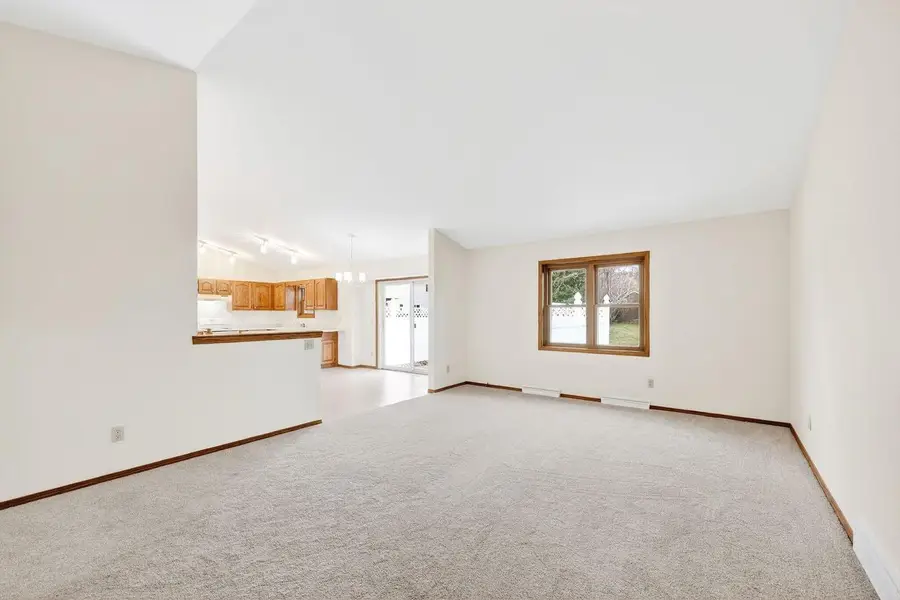 10 Wynbrook Circle, Madison, WI 53704 - #2