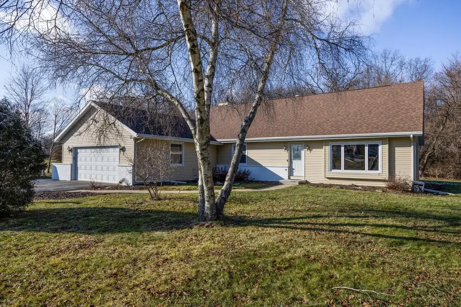 6668 W Wood Ridge Drive, Janesville, WI 53548 - Image #2