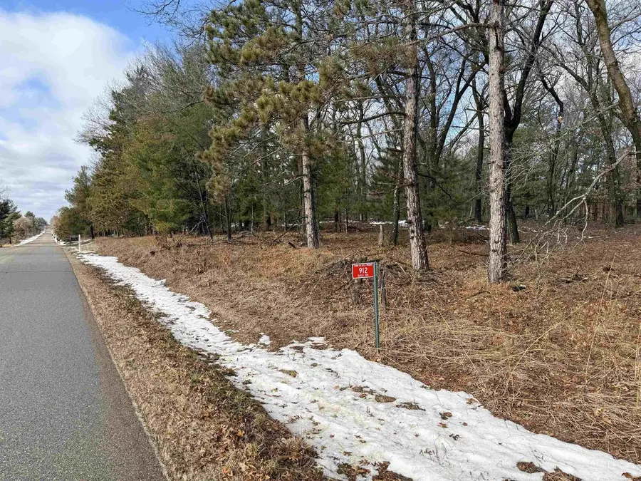 912 Gale Drive, Wisconsin Dells, WI 53965 - Image #2