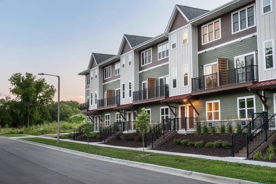 2674 Notre Dame Drive #707, Fitchburg, WI 53711 - Image #2