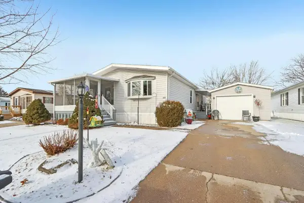 412 Oak Lodge Road, Waterford, WI 53185