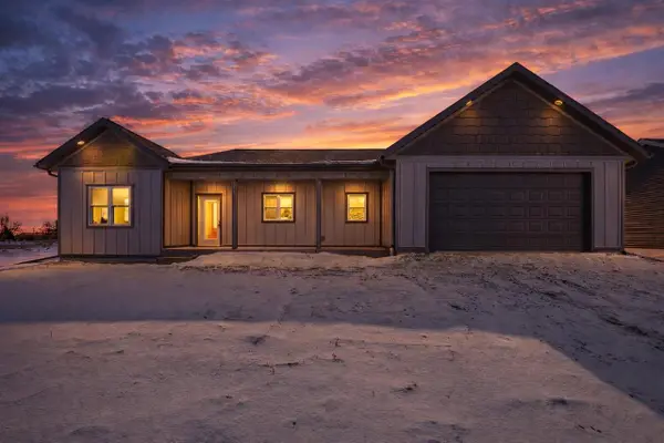 428 Chad Trail, Arlington, WI 53911