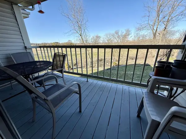 883 Park Street #201, Oregon, WI 53575