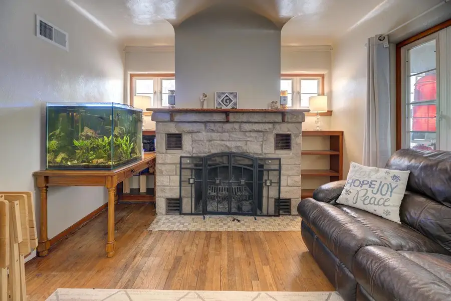 1518 Laurel Avenue, Janesville, WI 53548 - Image #2