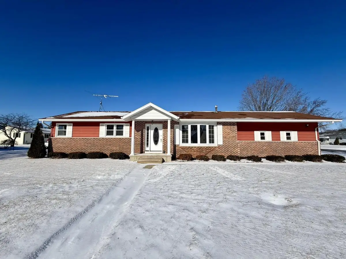 207 Cedar Avenue, Brodhead, WI 53520 - #1