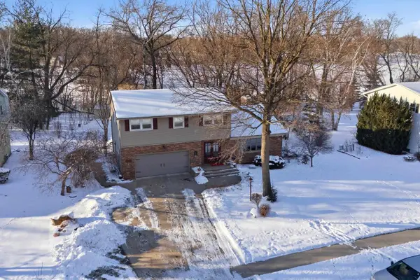 816 Woodview Drive, Sun Prairie, WI 53590