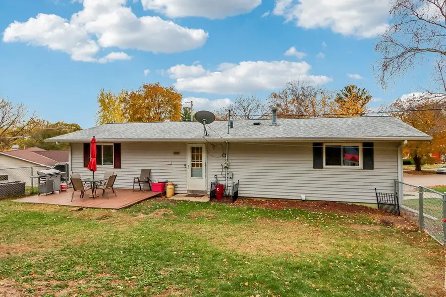 1526 Manor Drive, Janesville, WI 53548 - #3