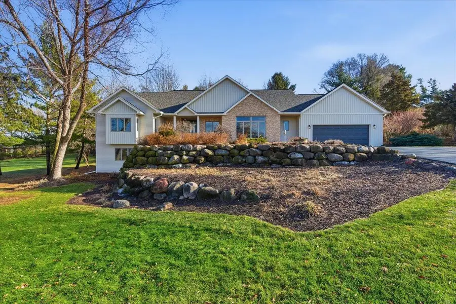 8328 N Cemetery Road, Evansville, WI 53536 - Image #2