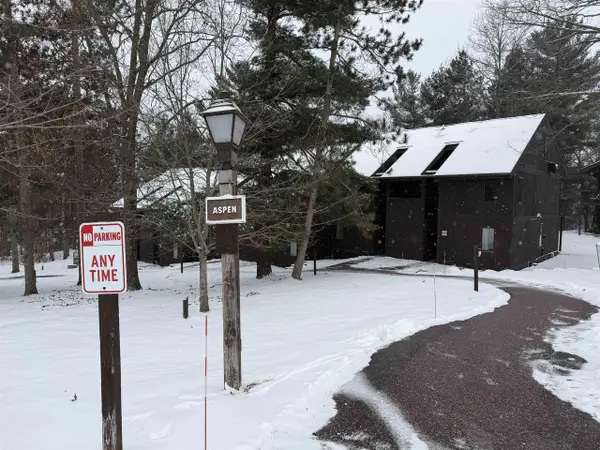 8 Aspen Trail Trail #8, Wisconsin Dells, WI 53965