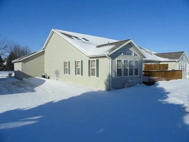 607 Malvern Hill Dr, Madison, WI 53718 - #3