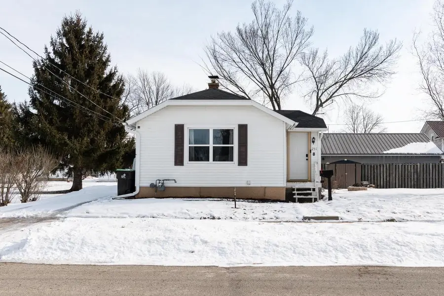 231 Hillyer Street, Waupun, WI 53963 - #3