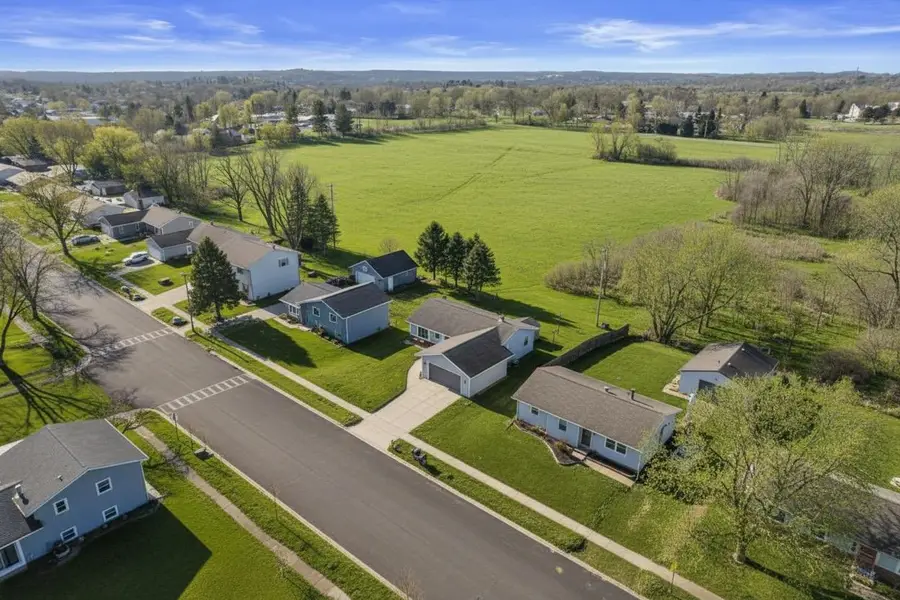 1002 Cherrywood Drive, Waukesha, WI 53188 - Image #3