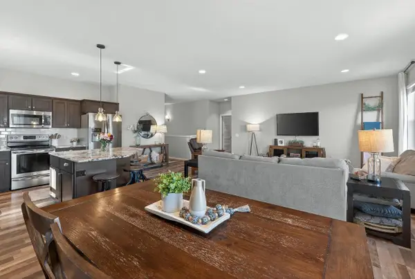 5371 LITTLE BLUESTEM Drive, Mcfarland, WI 53558